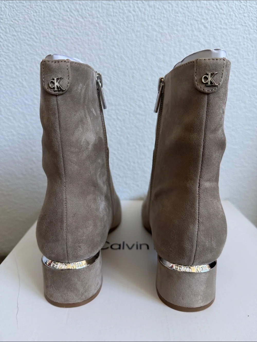 Calvin Klein Women’s Parry Block Heel Ankle Bootie NIB